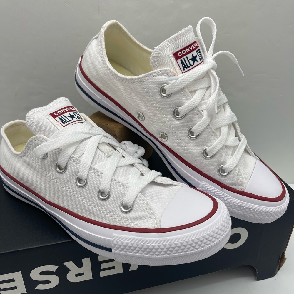 CTAS WMNS Chuck Taylor All Star LOW TOP SHOE
M7652C Black/White Sneakers - Picture 8 of 16